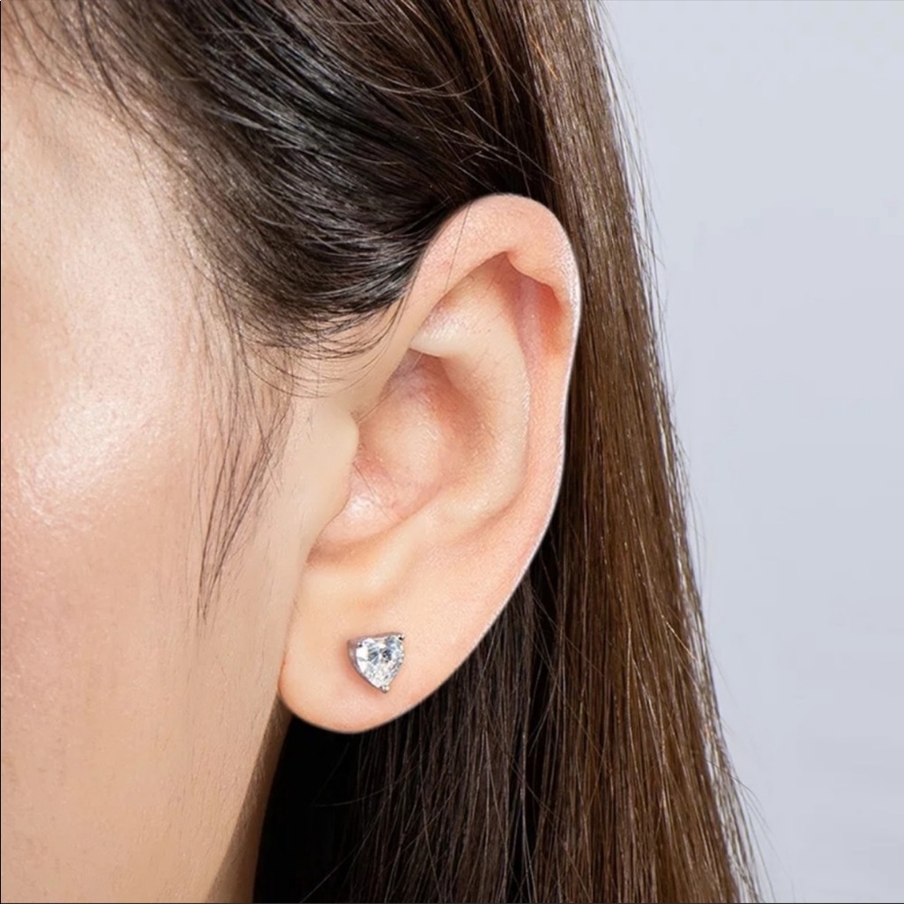 New 925 Silver Beautiful Mini Hearts Diamond Earrings - Picture 3 of 4